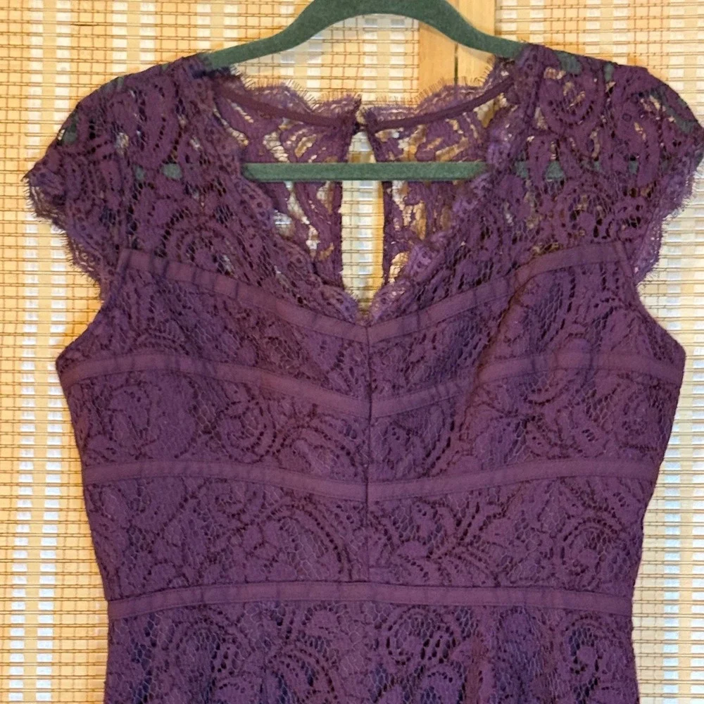 Adrianna Papell Purple Lace Sheath‎ Dress Cap Sleeve V-Neck Cocktail Size 6